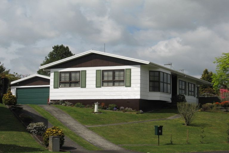 Photo of property in 6 Taurus Place, Kawaha Point, Rotorua, 3010