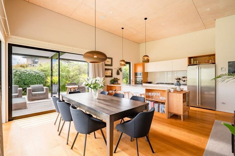 Photo of property in 1 Kirimoko Crescent, Wanaka, 9305