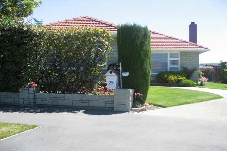 Photo of property in 25 Aileen Place, Upper Riccarton, Christchurch, 8041