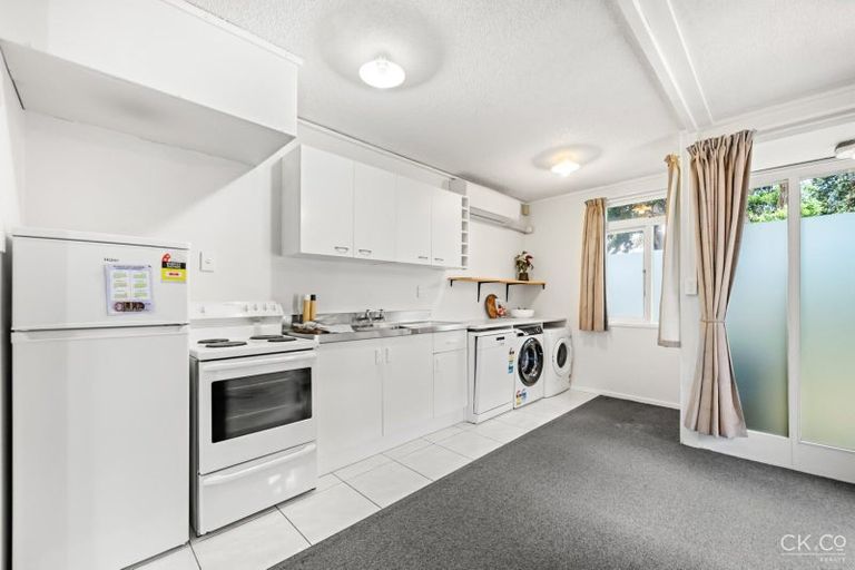 Photo of property in 11h Britannia Street, Petone, Lower Hutt, 5012