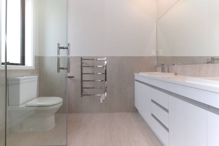 Photo of property in 9 Davey Crescent, Orewa, 0931