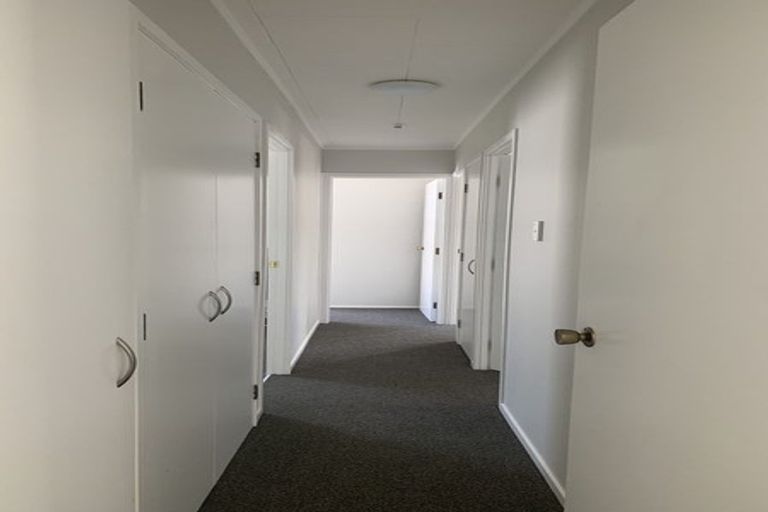 Photo of property in 50 Redlands Grove, Swanson, Auckland, 0612