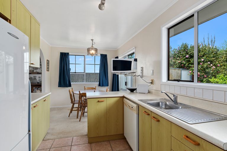 Photo of property in 89 Langana Avenue, Browns Bay, Auckland, 0630