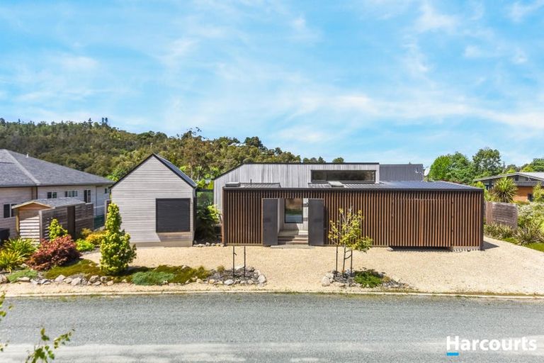 Photo of property in 18 Kahu Close, Kaiteriteri, Motueka, 7197