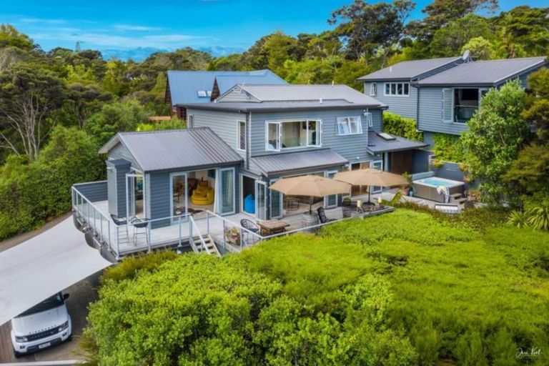 Property details for 10 Remu Place, Greenhithe, Auckland, 0632