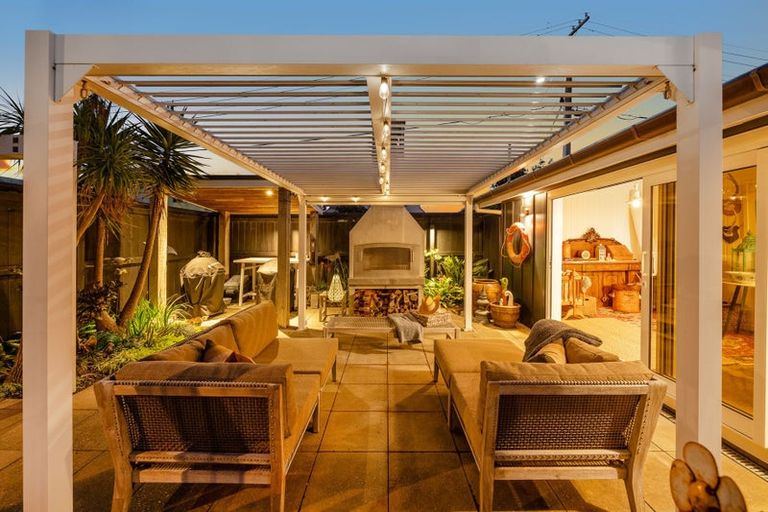 Photo of property in 9 Groves Road, Raumati Beach, Paraparaumu, 5032