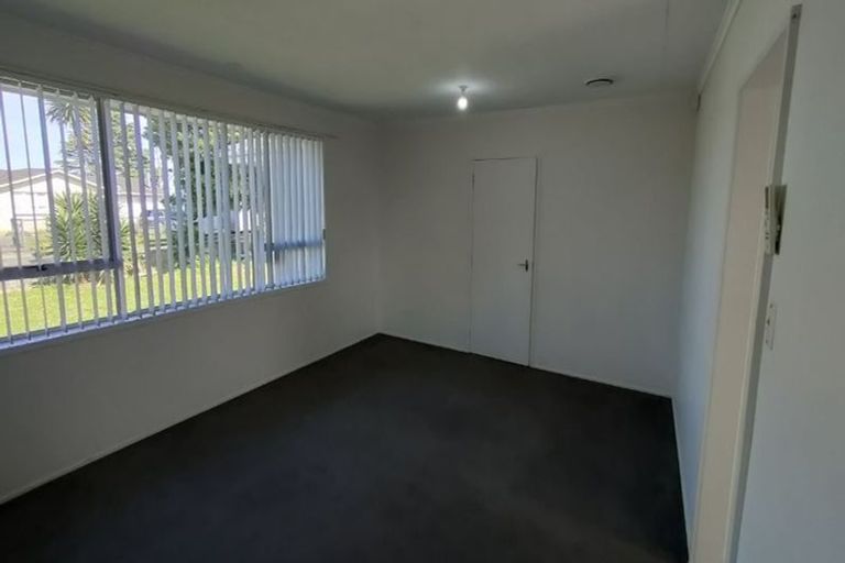 Photo of property in 4 Joanne Place, Rosehill, Papakura, 2113