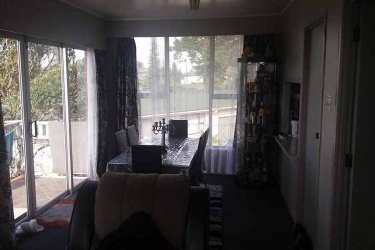 Photo of property in 143 Waimumu Road, Massey, Auckland, 0614