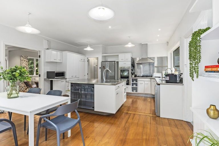 Photo of property in 70 Messines Road, Karori, Wellington, 6012