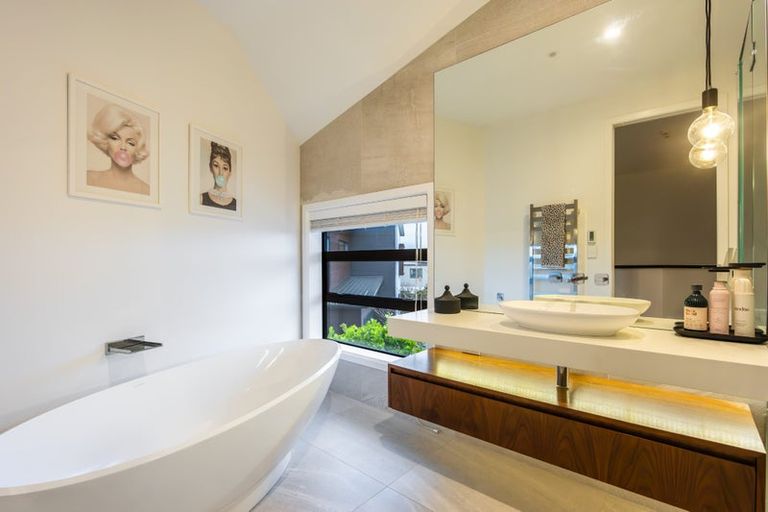 Photo of property in 16 Tuatini Place, Long Bay, Auckland, 0630