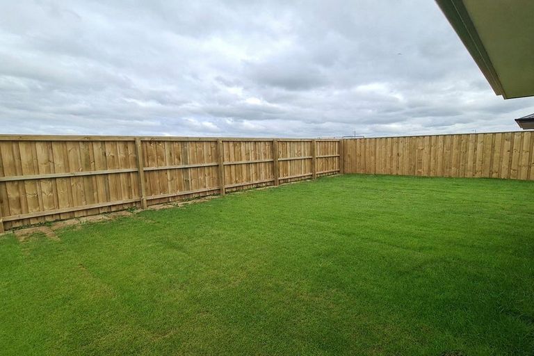 Photo of property in 62 Broadway Parade, Rolleston, 7615
