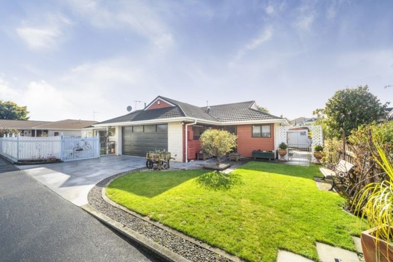 Photo of property in 12a Fraser Court, Roslyn, Palmerston North, 4414