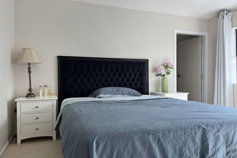 Photo of property in 17 Limmer Place, Browns Bay, Auckland, 0632