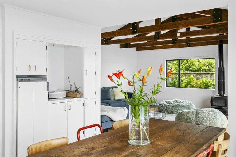 Photo of property in 21 Waiparemo Crescent, Pukawa Bay, Turangi, 3381