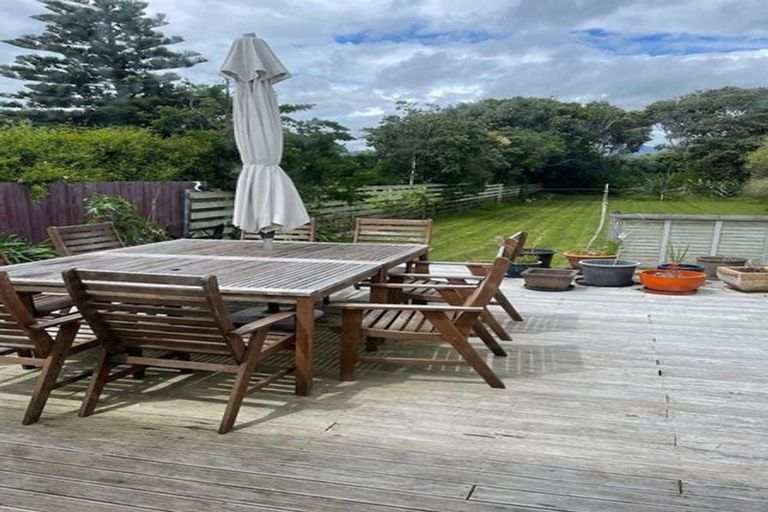 Photo of property in 12 The Avenue, Otaki Beach, Otaki, 5512