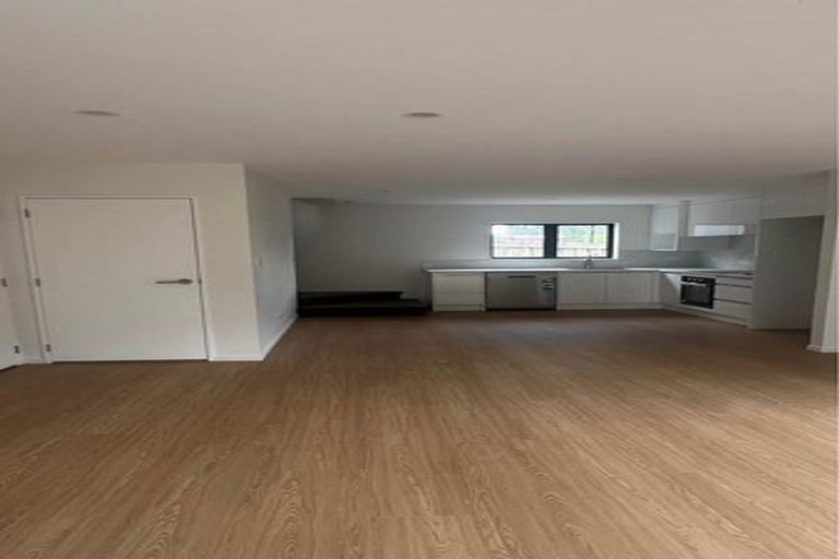 Photo of property in 2/71 Hillcrest Road, Papatoetoe, Auckland, 2025