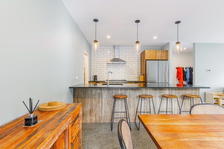 Photo of property in 7 Tarara Lane, Kumeu, 0810