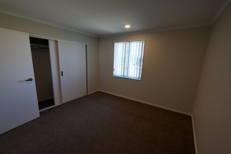 Photo of property in 12 Warbler Crescent, Papakura, 2110
