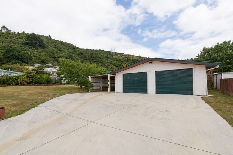 Photo of property in 11 Teal Place, Selwyn Heights, Rotorua, 3015
