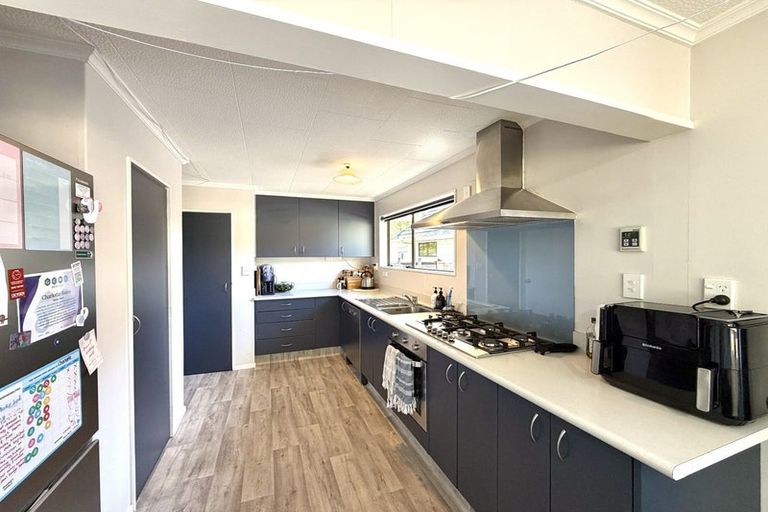 Photo of property in 34 Gemstone Drive, Birchville, Upper Hutt, 5018