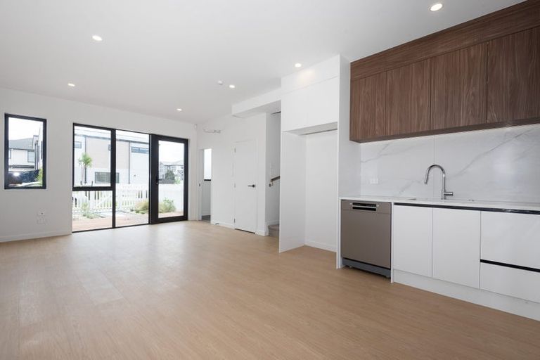 Photo of property in 31 Turret Lane, Hobsonville, Auckland, 0616