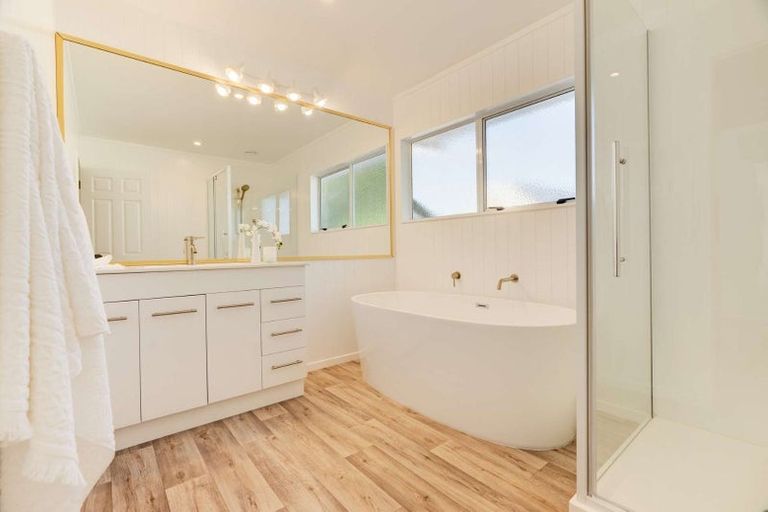 Photo of property in 124 Beach Road, Onerahi, Whangarei, 0110
