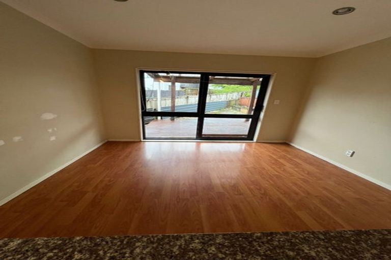 Photo of property in 3b Harrington Road, Henderson, Auckland, 0610