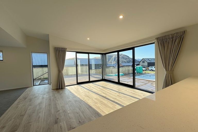 Photo of property in 7 Rowe Drive, Jacks Point, 9371