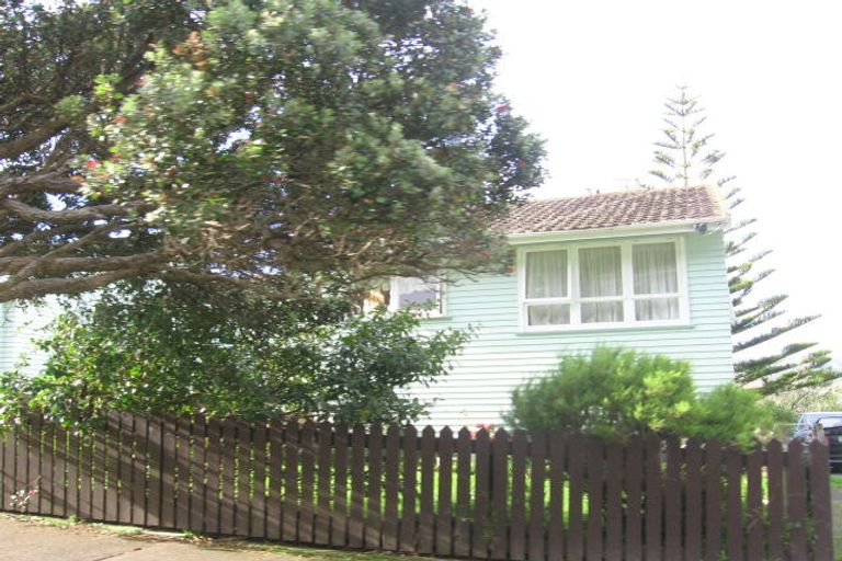 Photo of property in 40 Franklyn Road, Tawa, Wellington, 5028