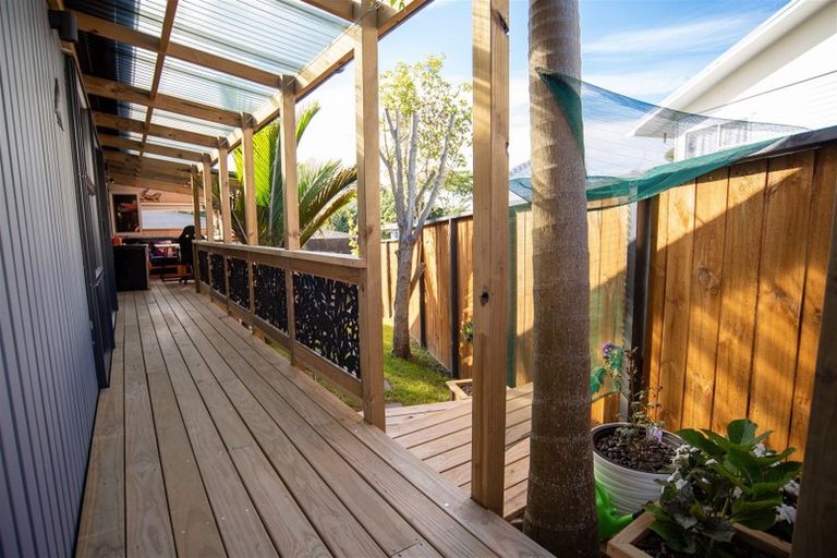 Photo of property in 21b Brian Crescent, Stanmore Bay, Whangaparaoa, 0932