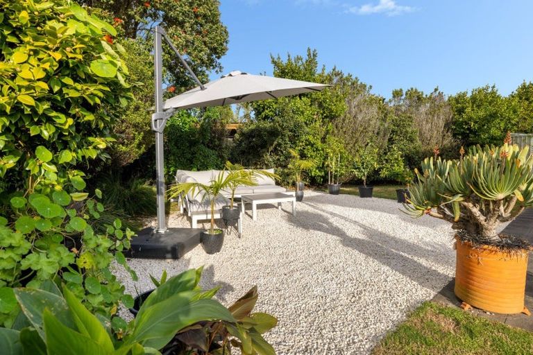 Photo of property in 5 Seabreeze Place, Papamoa Beach, Papamoa, 3118