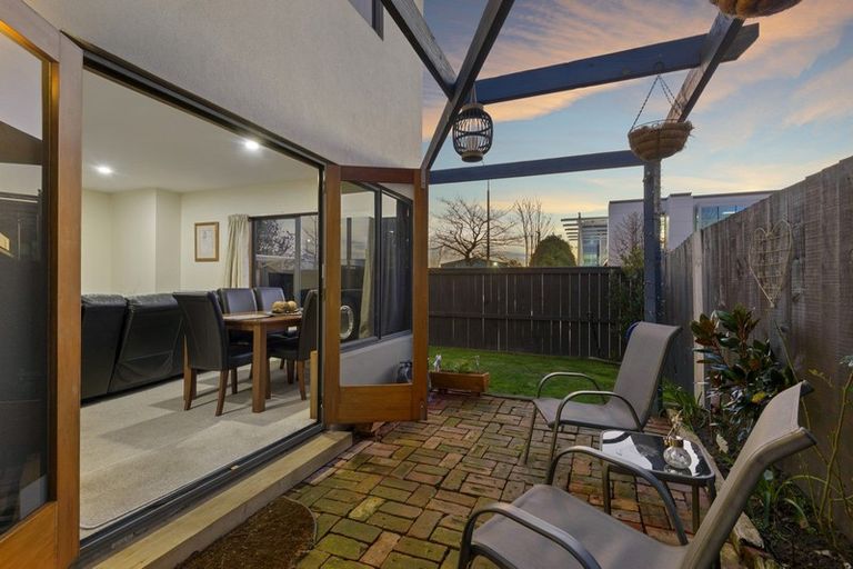 Photo of property in 2/3 Melrose Street, Christchurch Central, Christchurch, 8013