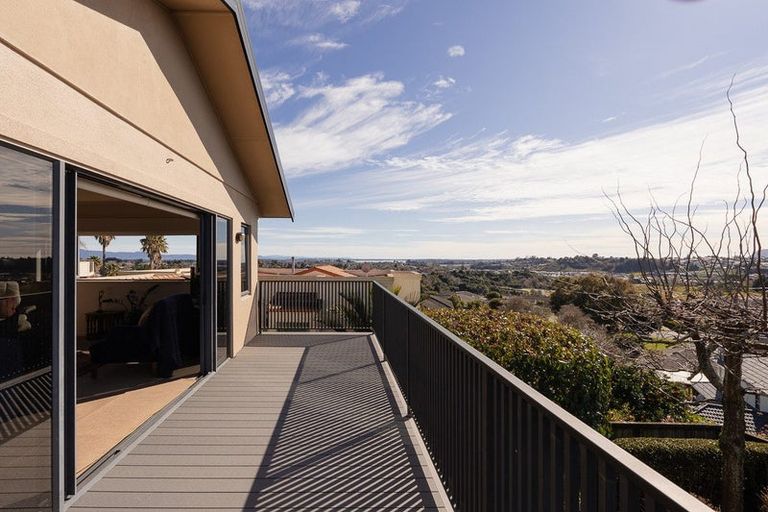 Photo of property in 30 La Cumbre Close, Bethlehem, Tauranga, 3110