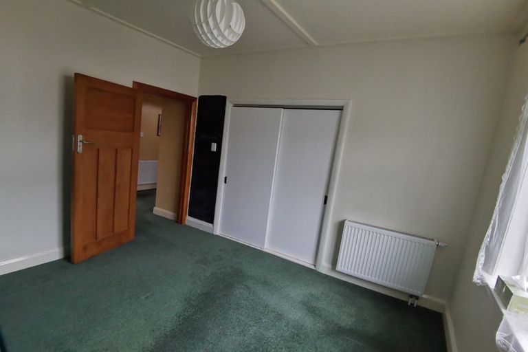 Photo of property in 104 Parkvale Road, Karori, Wellington, 6012