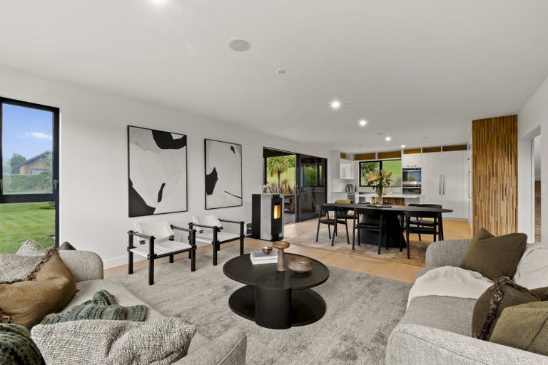 Photo of property in 98 Jacks Point Rise, Jacks Point, Queenstown, 9371