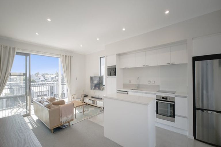 Photo of property in 12 Raranga Lane, Hobsonville, Auckland, 0616