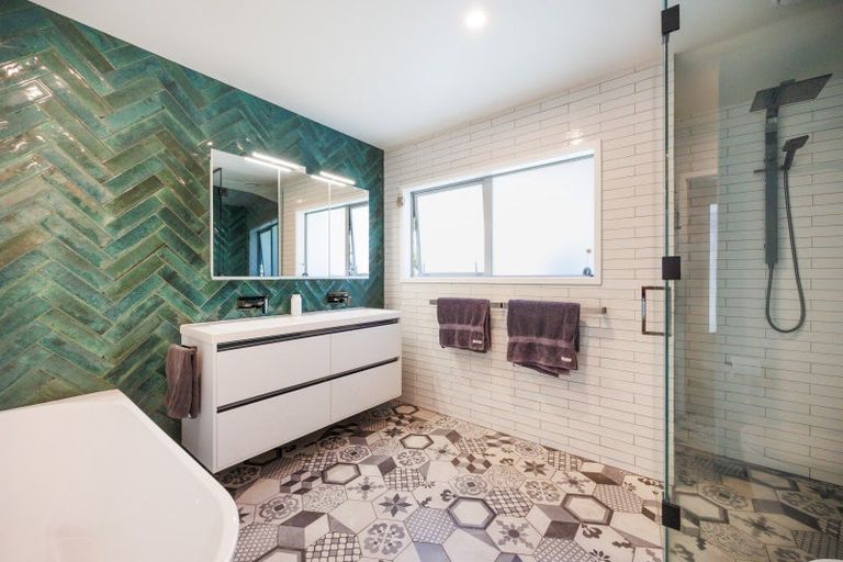 Photo of property in 16 Mudgway Place, Awapuni, Palmerston North, 4412