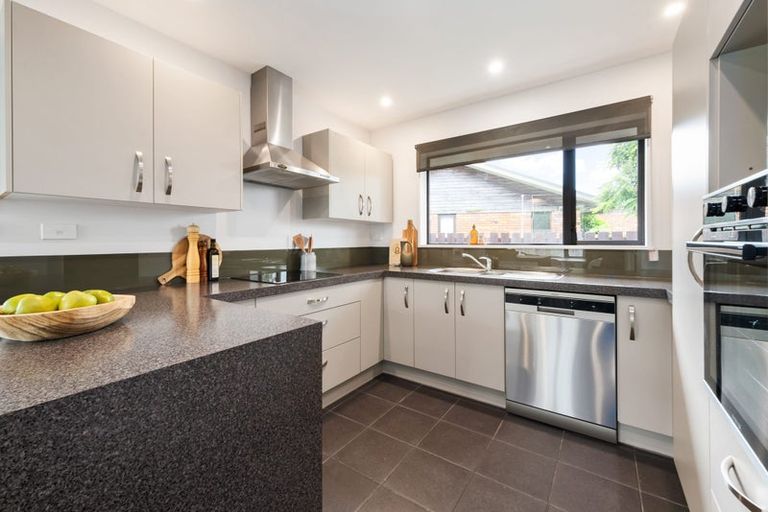 Photo of property in 14 Gladstone Road, Woodend, 7610