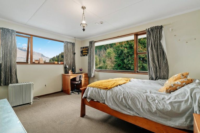 Photo of property in 22 Bowen Street, Queenstown, 9300