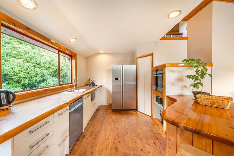 Photo of property in 1151 Paekakariki Hill Road, Paekakariki Hill, Porirua, 5381