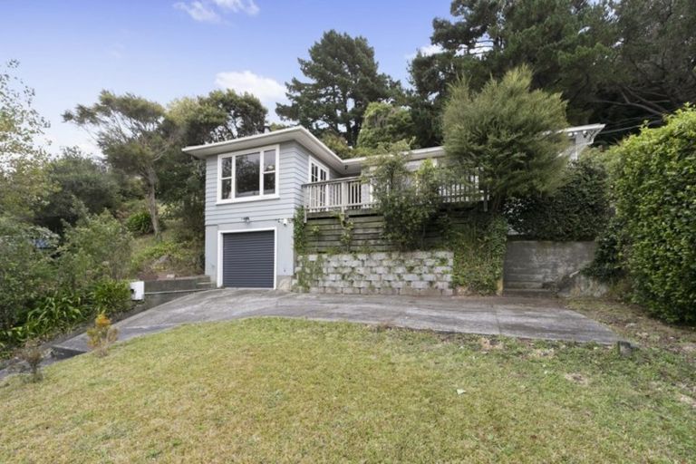 Photo of property in 121 Wainuiomata Road, Wainuiomata, Lower Hutt, 5014