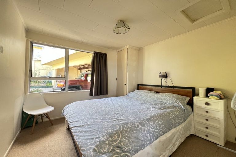 Photo of property in 1/207 East Coast Road, Castor Bay, Auckland, 0620