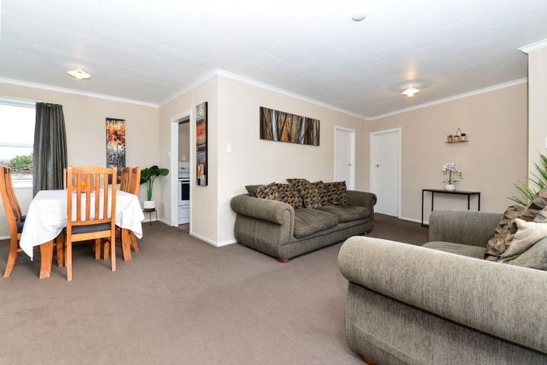 Photo of property in 20 Rhonda Avenue, Deanwell, Hamilton, 3206