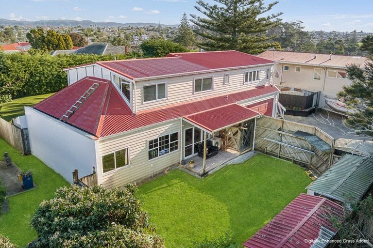 Photo of property in 46a Farquhar Road, Glendene, Auckland, 0602