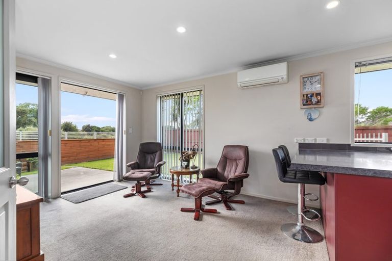 Photo of property in 24 Carrington Drive, Papamoa Beach, Papamoa, 3118