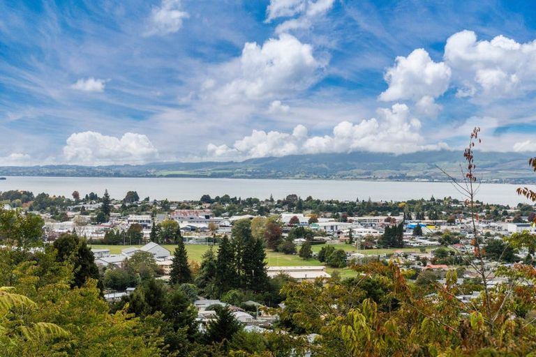 Photo of property in 31 Russell Crescent, Western Heights, Rotorua, 3015