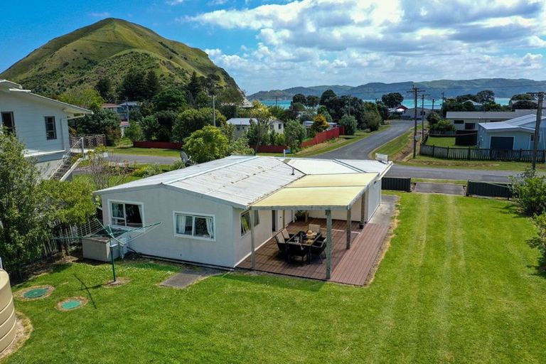 Photo of property in 75 Fortescue Street, Mahia, 4198