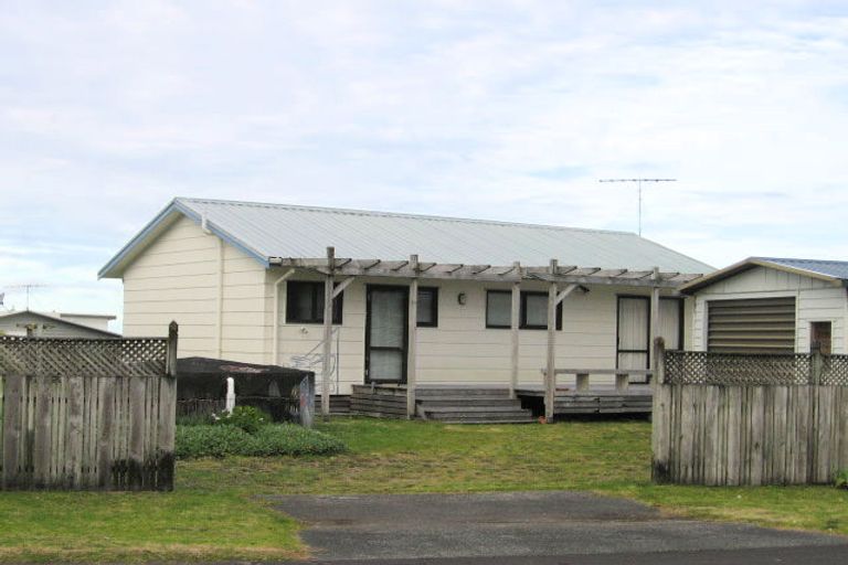 Photo of property in 21 Day Dawn Crescent, Omaha, 0986