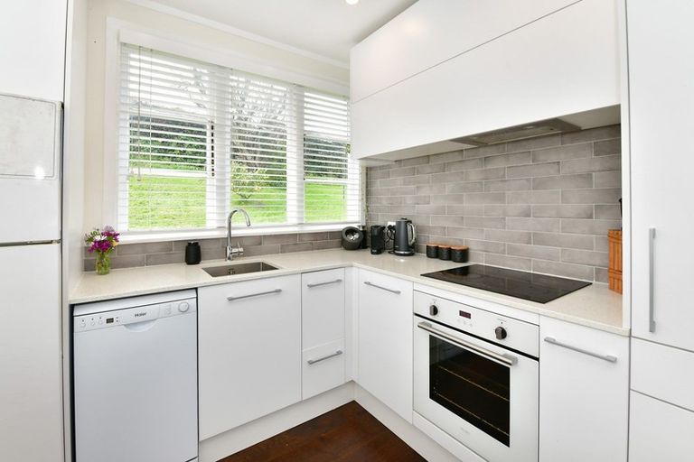 Photo of property in 2 Matai Road, Stanmore Bay, Whangaparaoa, 0932