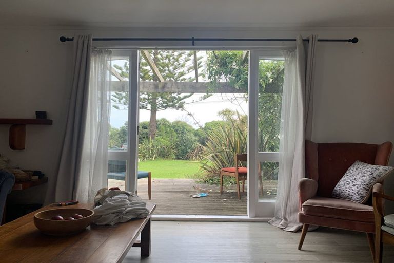 Photo of property in 16 Rodney Avenue, Te Horo Beach, Otaki, 5581